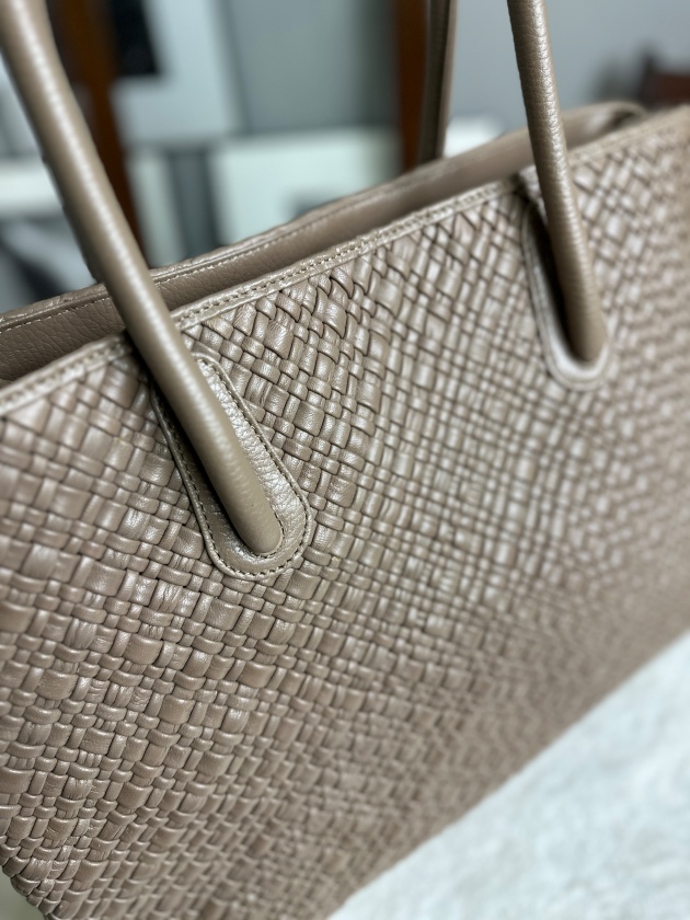 カセット イントレシオ レザーバッグ BOTTEGA VENETA Classic INTRECCIATO Cassette Leather Shoulder