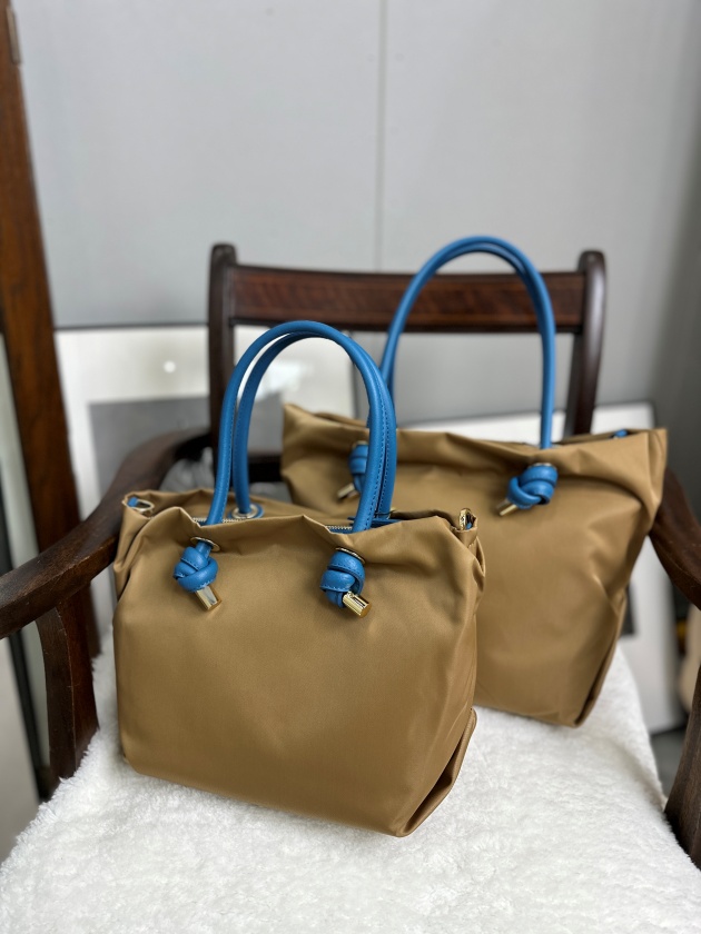 VIOLAd'ORO】ノットハンドルナイロントートBag（Sサイズ