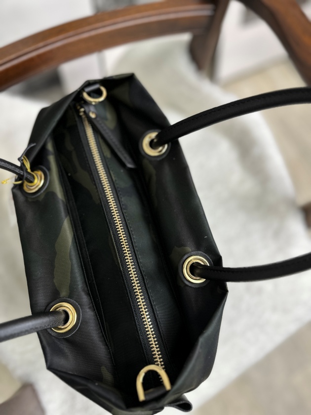 VIOLAd'ORO】カモフラージュ柄ナイロントートBag（Sサイズ