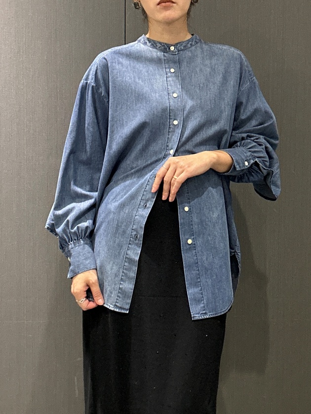 passione WEB限定 デニム バック ラッフルブラウス です♩ passione】WEB限定 デニムバックラッフルブラウス | MANO