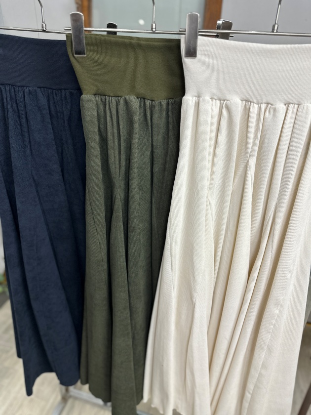 MoNiLE モニーレ スパンコール フレア 3004009205890040_01_7916.jpeg