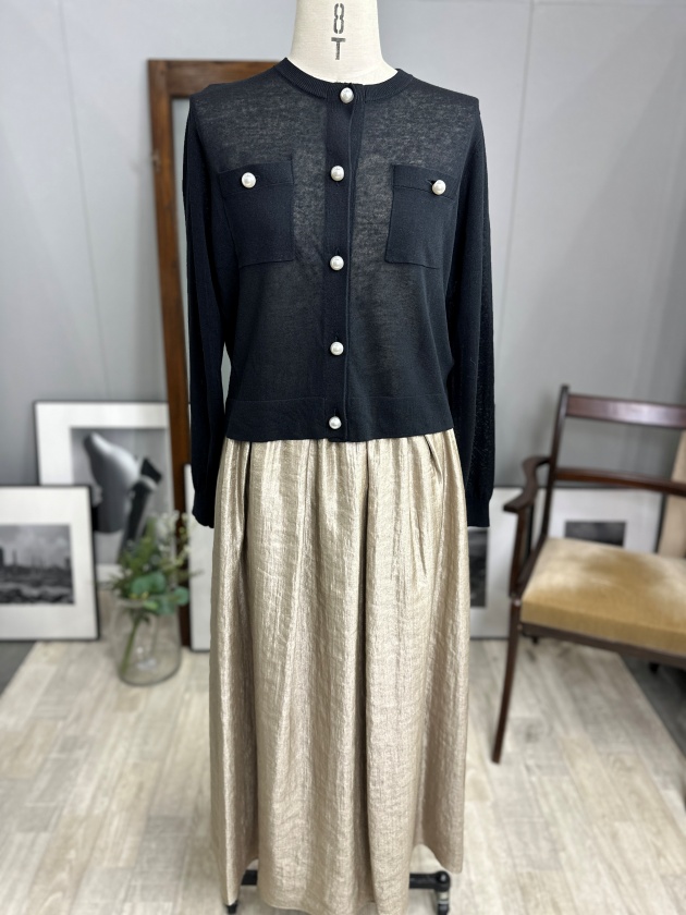 Torrazzo donna】トラッゾドンナ リネン混パールボタン