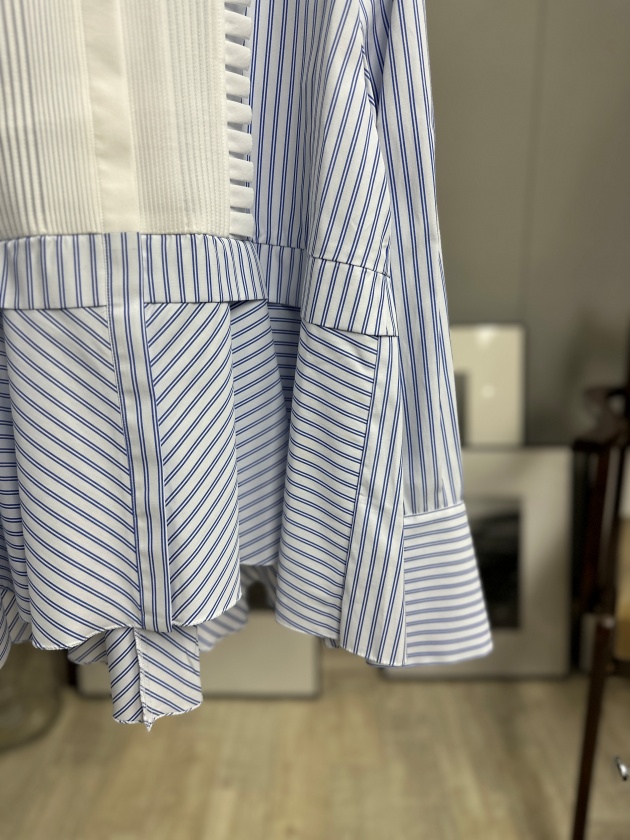 マリリンムーンタックフレアシャツ細ブルーストライプ✖️ホワイト地今季SS マリリンムーンタックフレアシャツ細ブルーストライプ