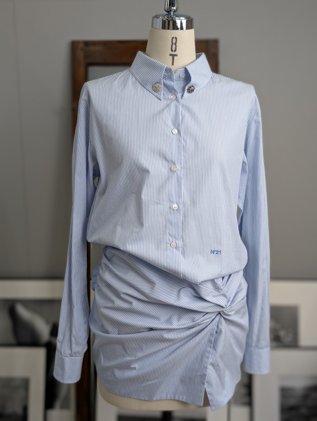 N°21 ヌメロヴェントゥーノ ブラウス PINSTRIPE ONE-SHOULDER