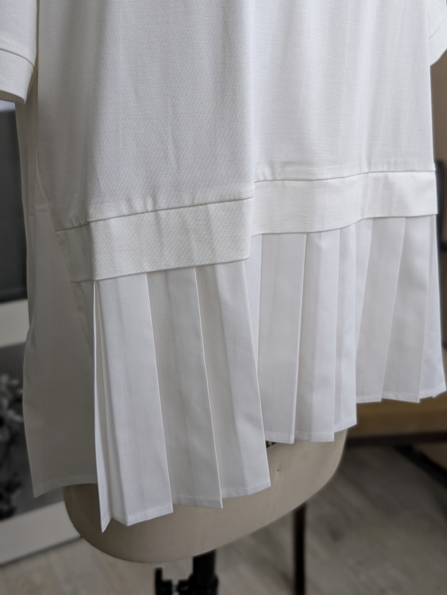 【新品・未使用】TORRAZZODONNA プリーツハイブリットTシャツ Torrazzo donna】プリーツハイブリットTシャツ | MANO（マーノ