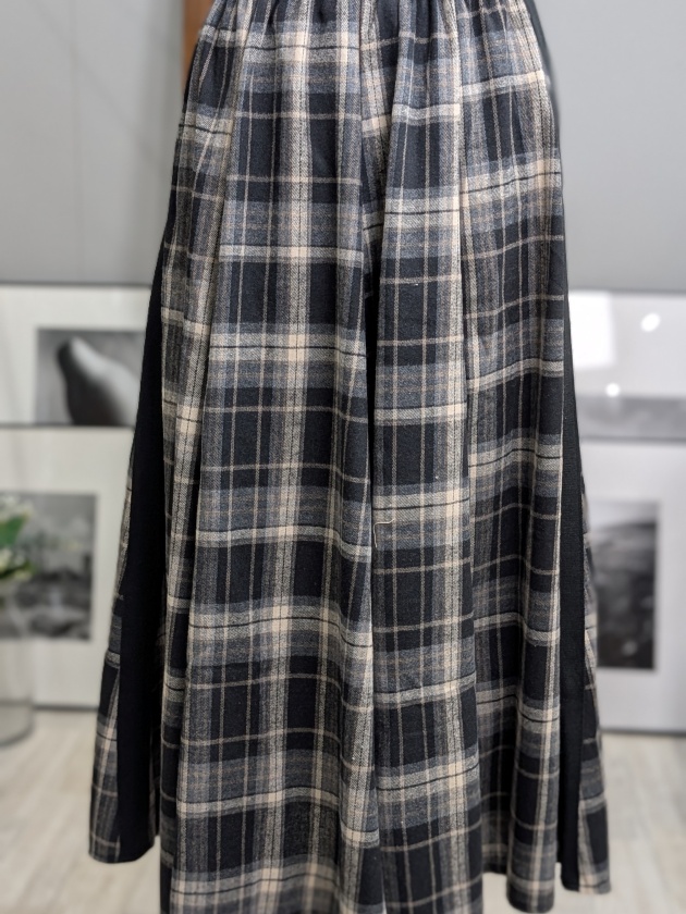 再入荷【MONILE】WEB限定・ネルチェックサイドラインロングスカート
