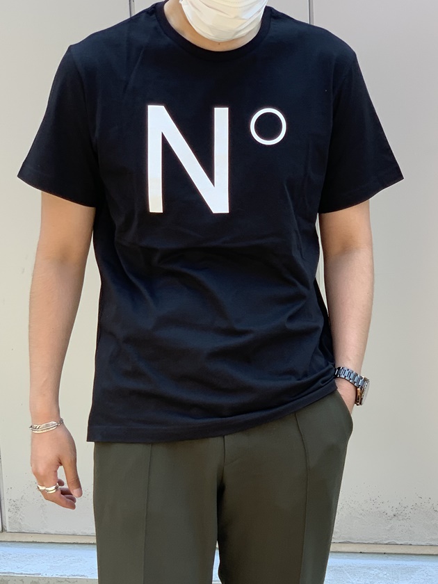 ヌメロヴェントゥーノ　Tシャツ　ビジュー付柄デザインプリント